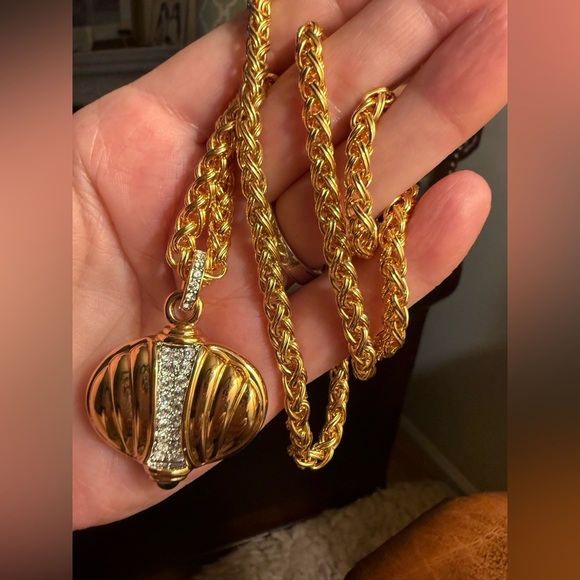 Nolan Miller Elegant 2 way Gold-tone Necklace with Pink Gemstone Pendant - Picture 3 of 4